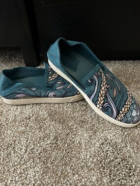 OluKai Shoes- Kailua Limited Release